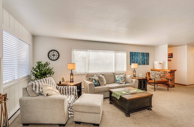 11 Mi to Burney Falls: Charming Home w/Fireplace