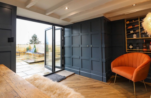 11 PAINTER WOOD, luxury holiday cottage, with a garden in Whalley