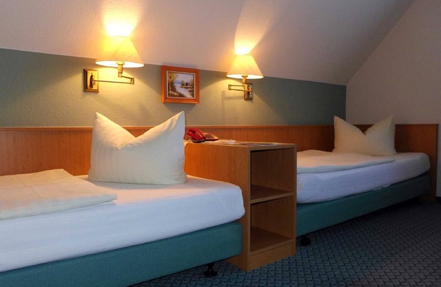 12 double rooms - Landhotel Neuwiese with traditional inn An der Mühle