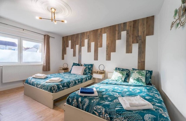 12. Private room 18m² - 2 beds - WIFI - Appart' 120m