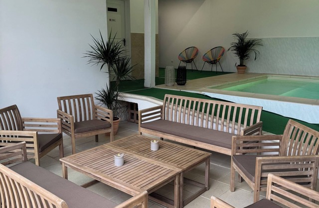 14-person gîte with heated indoor pool, games room and Jacuzzi