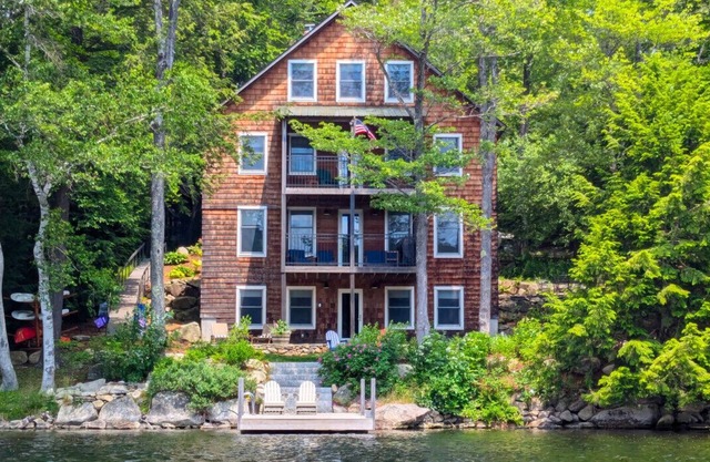 #145-A - Water`s Edge Lake Sunapee Family Retreat