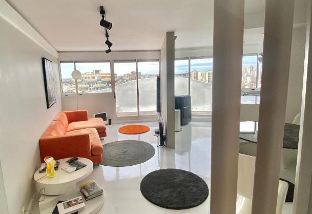 14eme et der étage "Arty" avec 2 chambres et vue panoramique !