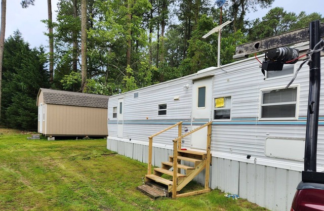 15 minutes to Chincoteague VA and 49 minutes away from Ocean City Md. Much more.