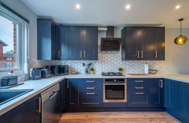 16 Waterloo Close, Newmarket