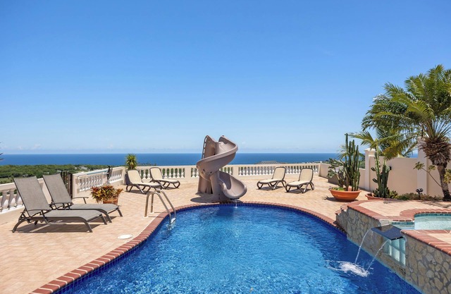 180° Ocean View hacienda - ideal for families & kids.