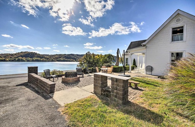 1872 Bethlehem Home with View of Ohio River!