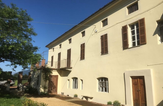 18th century country house with swimming pool 20 min from Turin