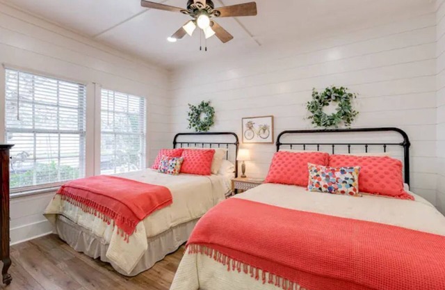 1930's Bungalow steps away from Laurel's Historic District!