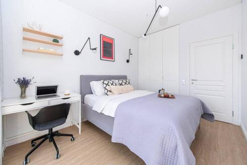 1bdr Apt w/Balcony, free Pkg