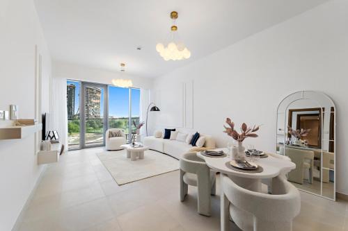 1BR Canal Canal Front B8, Heart of Dubai Living