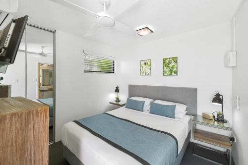 1BR with Private Balcony at Beach Club Resort