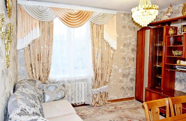 2-х комнатная квартира, изолированные комнаты, на площади Маркса