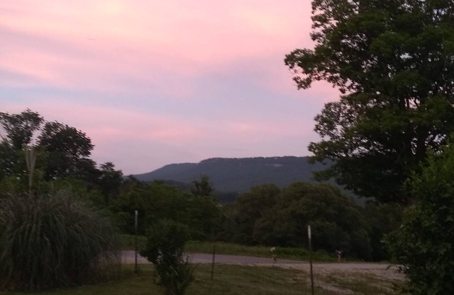 2 bdr APT in the country surrounded by mountains and close to many attractions
