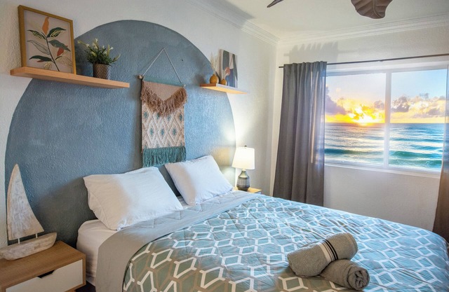 2 BDR - BEACHFRONT Cozy Apt