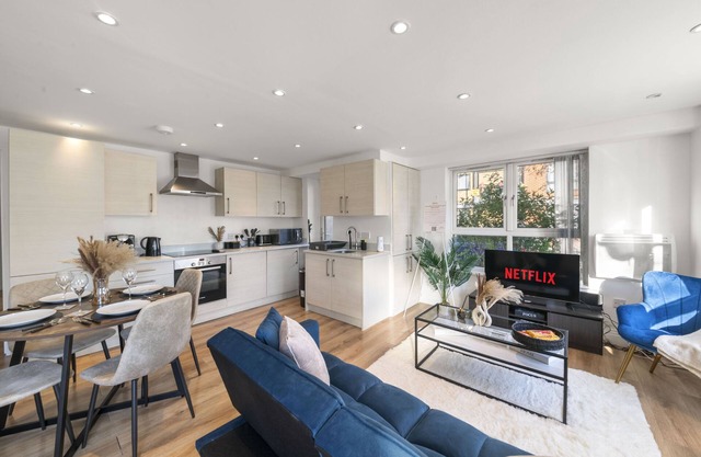 2 BDR, Wembley Stadium, Parking, Family Friendly