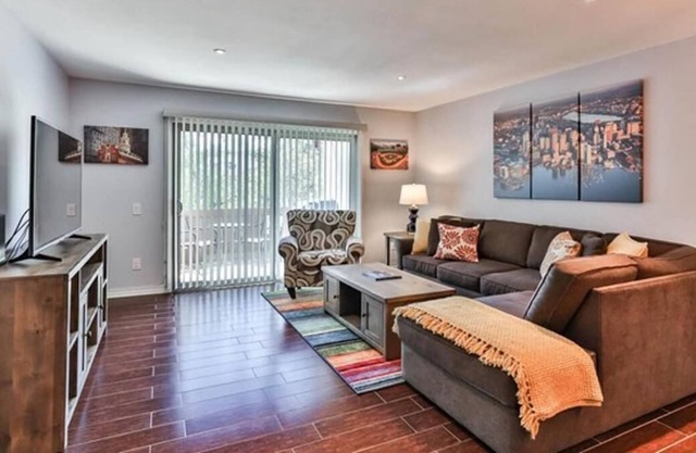 2 Bed, 2.5 Bath Lake Murray Townhouse Loaded With Amenities!