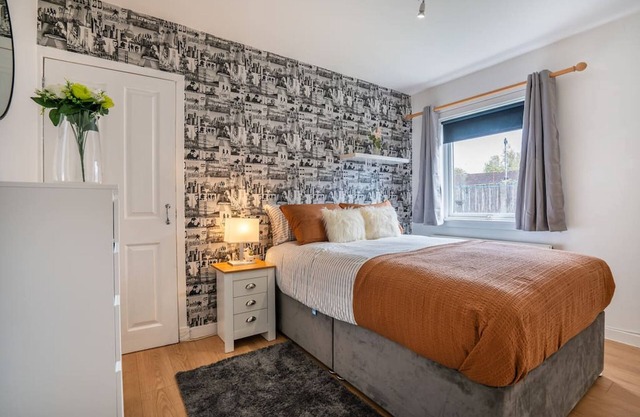 2 Bed Bungalow - Free Parking