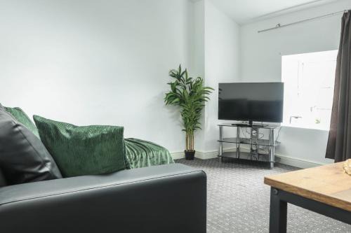 2 Bed - City Centre Flat - Bradford - Ideal for Relocation, Family Getaway or Working Professionals