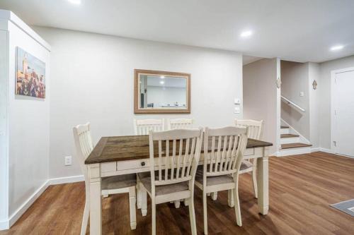 2 Bed, Moroccan style Tvs,Kids Essentials, Crib,walk to Golf