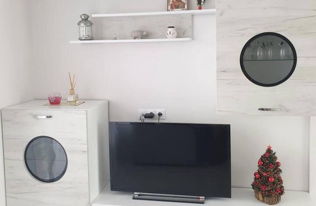 2-Bed - Sleeps 4 - with Parking