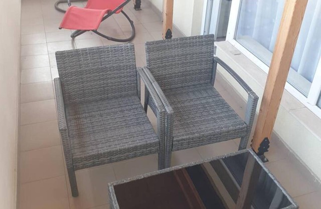 2-bed - Sleeps 4 - With Parking