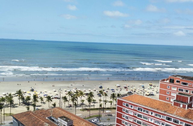 2-bedr. apartment, 1 min. from the beach, balcony w/barbecue, Wi-Fi