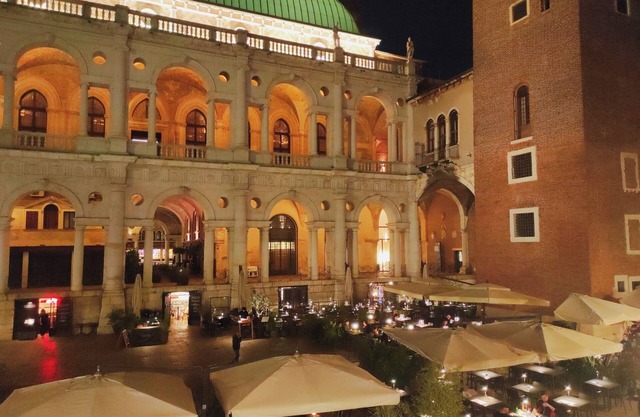 2 Bedr - Front Basilica View with Terrace