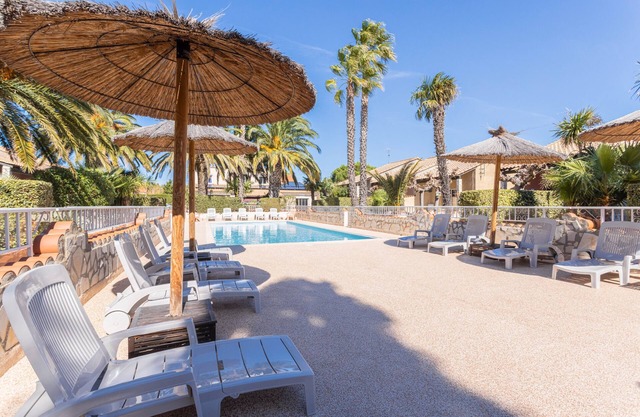 2-Bedroom Gite, Air Conditioning, Pool, Near Sigean
