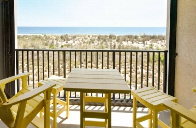 2 Bedroom 2 Bath direct ocean front condo* wifi * Central AC * Elevator building