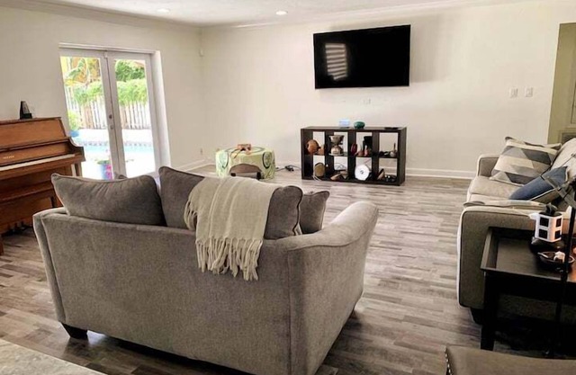 2 Bedroom 821095 by Houzlet