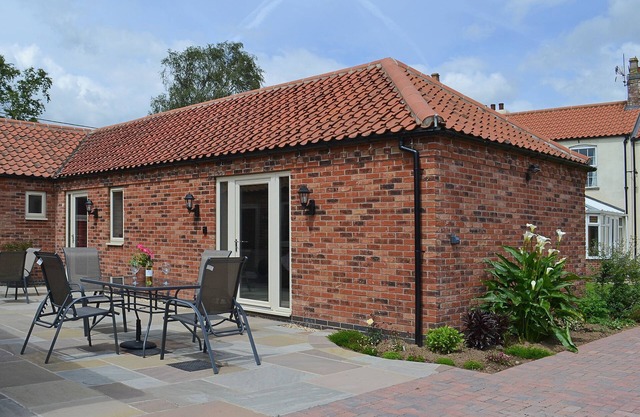 2 bedroom accommodation in Sutton-on-Trent