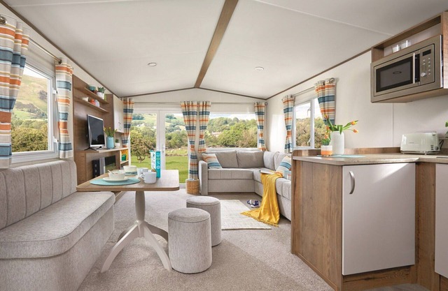 2 bedroom accommodation in Kilwinning,