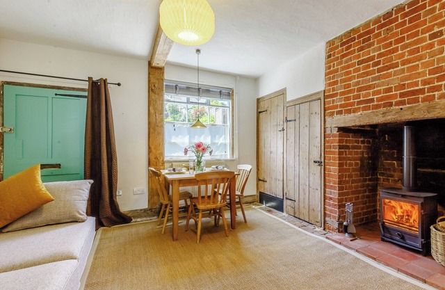 2 bedroom accommodation in Woodbridge