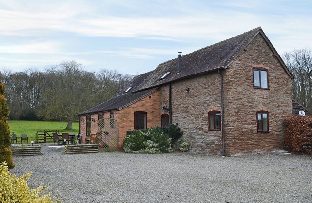 2 bedroom accommodation in Middleton-on-the-Hill, near Leominster