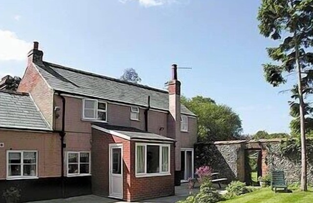 2 bedroom accommodation in Bale, near Holt