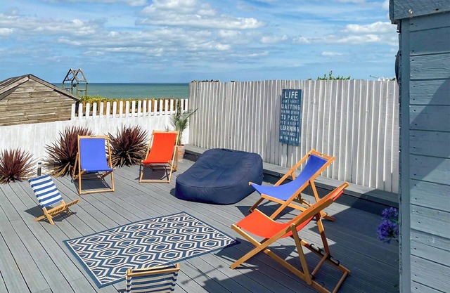 2 bedroom accommodation in Walcott