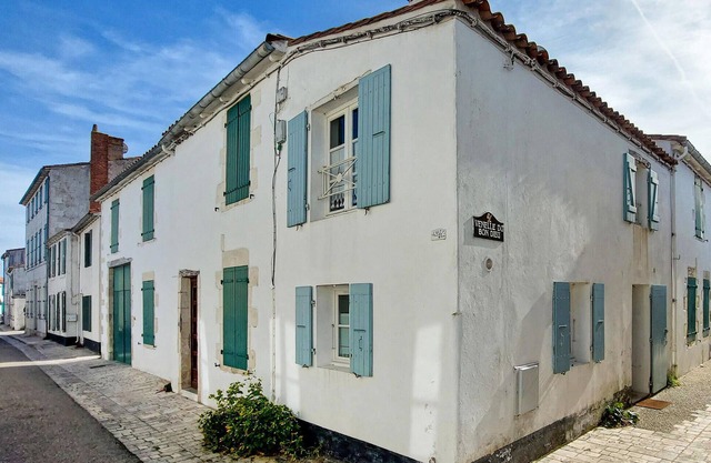 2 bedroom amazing home in Ars-en-Ré