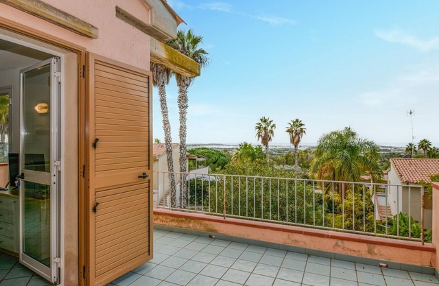 2 bedroom awesome home in Ragusa