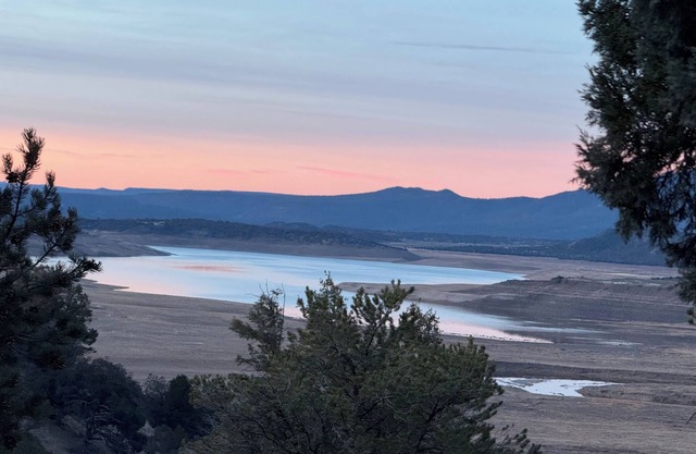 2 Bedroom Cabin w/views of El Vado