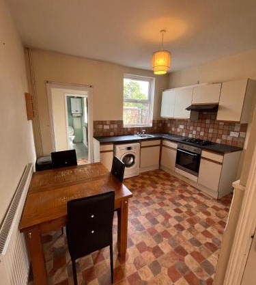 2 bedroom house in NG7
