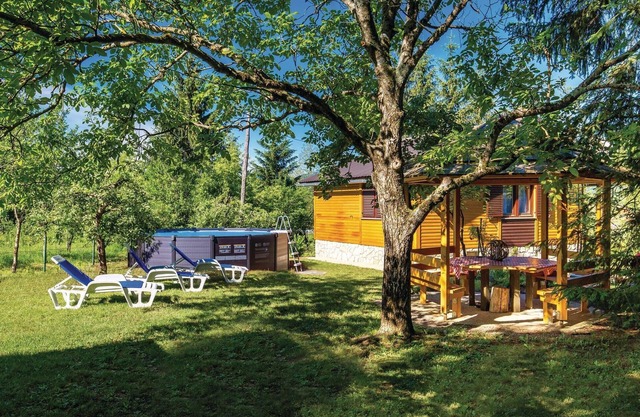 2 bedroom nice home in Trosmarija