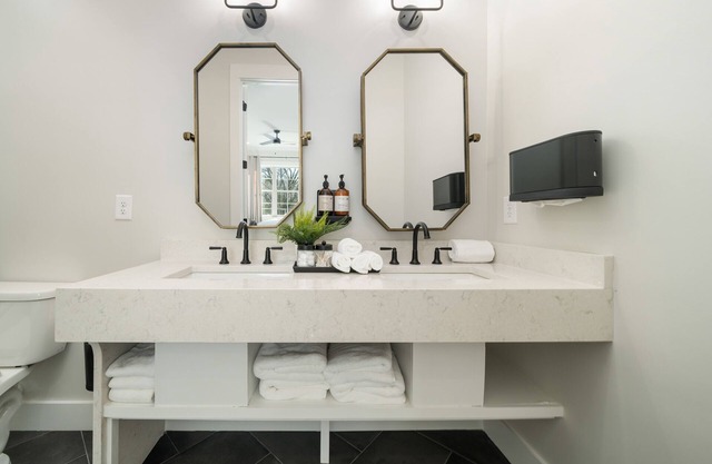 2 Bedroom Suite + Loft, Second Floor