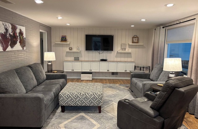 2-bedroom vacation home just 3 minutes drive to Drake University