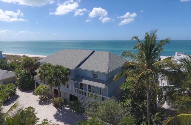 2 Bedrooms on the beach!