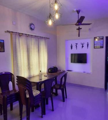 2 BHK house, on premise parking, upto 10 guests