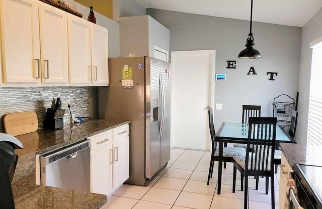 2 BR/1 BA Single Family Home In The Heart Of Riverview! Near Many Tampa Attractions!