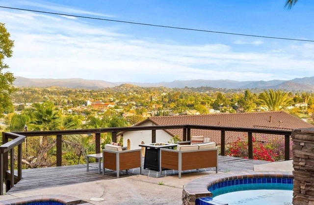 2 BR Oasis w/View Near: Safari | Wineries | Lakes
