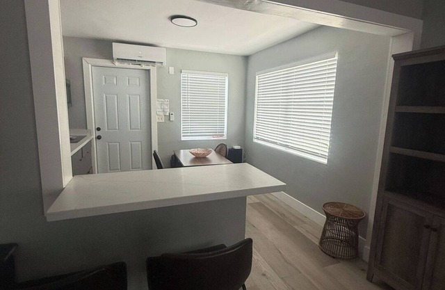 2 Coastal Units Walk to Beach Patio & Parking