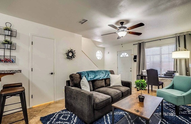 2 Community Pools-Fully Stocked for Longer Stays